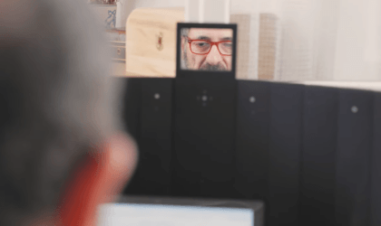 Bruno Sarti svolge la terapia con AvDesk direttamente da casa,